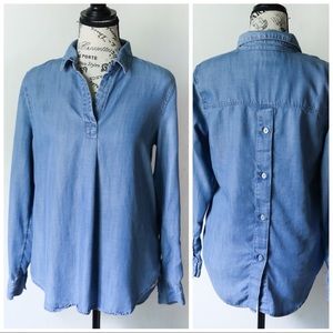 Banana Republic Blue chambray long sleeve top w/ buttons down back extra small